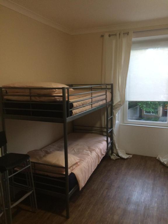Edinburgh West Side Hostel room 6